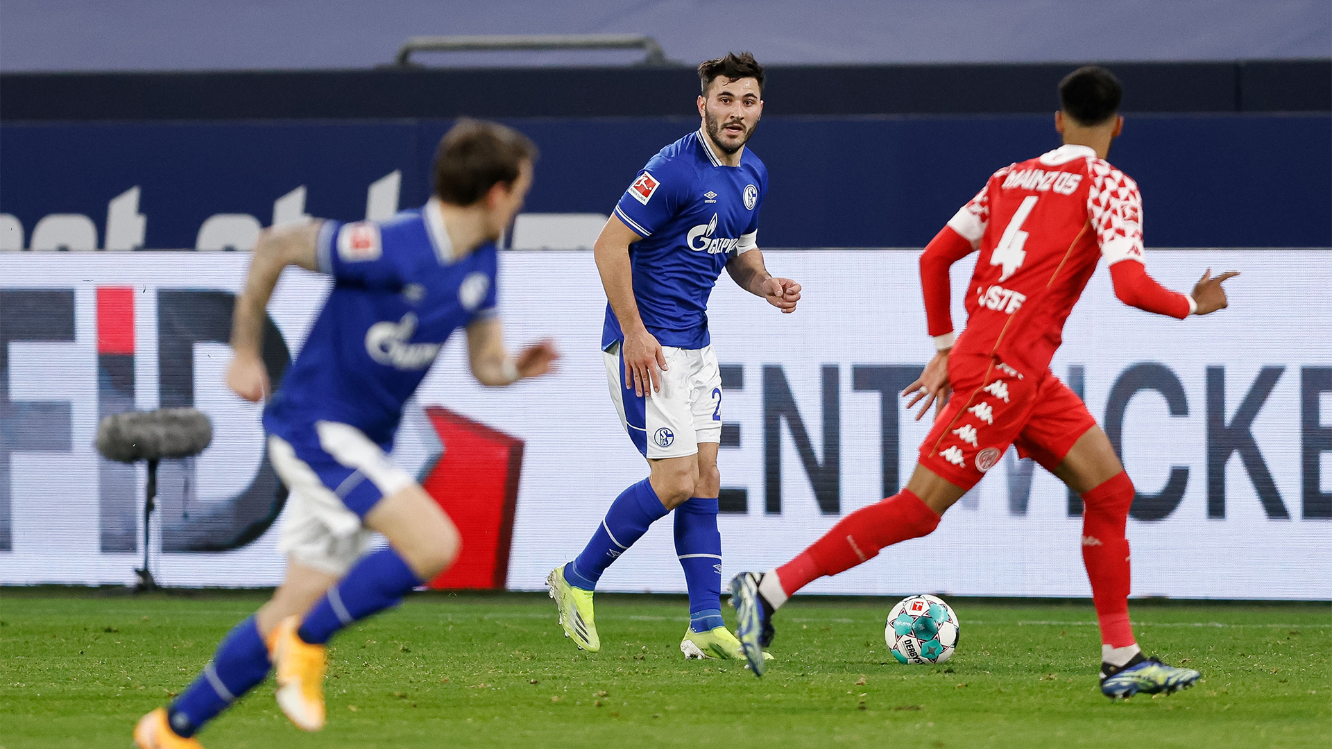Schalke 04 Hosts Bayern Munich in Bundesliga Showdown