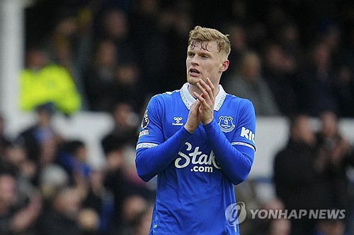 "맨유, 좀 추하네"…'몸값 1400억' CB에 755억 입찰→에버턴 "이건 조롱이야!"