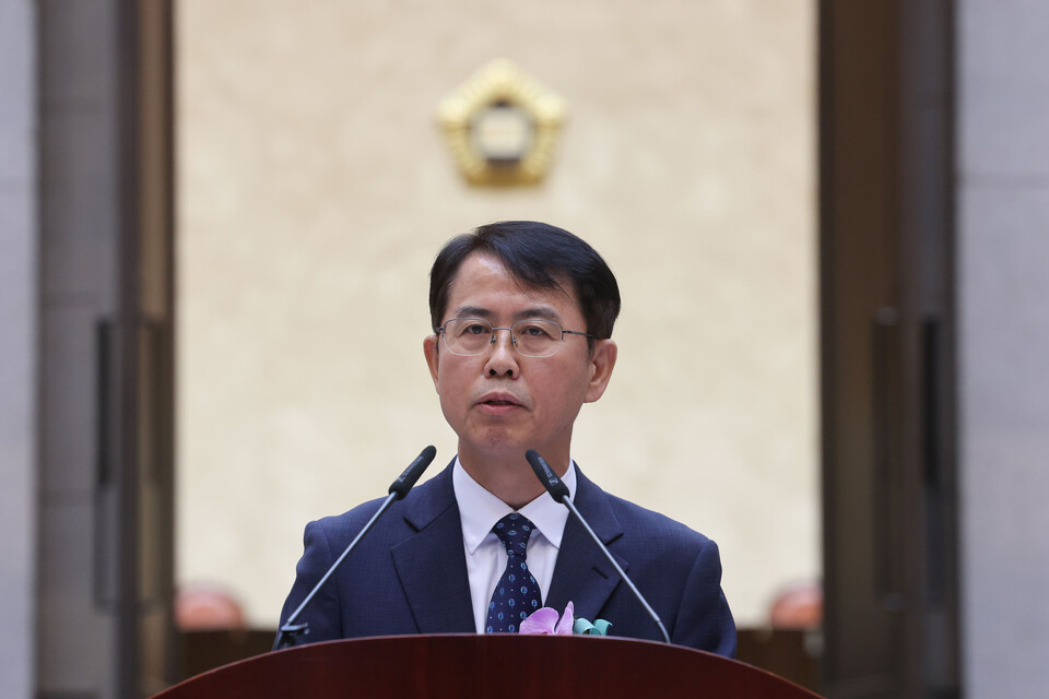 이흥구 대법관이 7일 서울 서초구 대법원에서 열린 퇴임 행사에서 퇴임사를 하고 있다. ⓒ연합뉴스