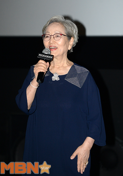김영옥 `마이크 잡으면 말이 많아~` [MBN포토]