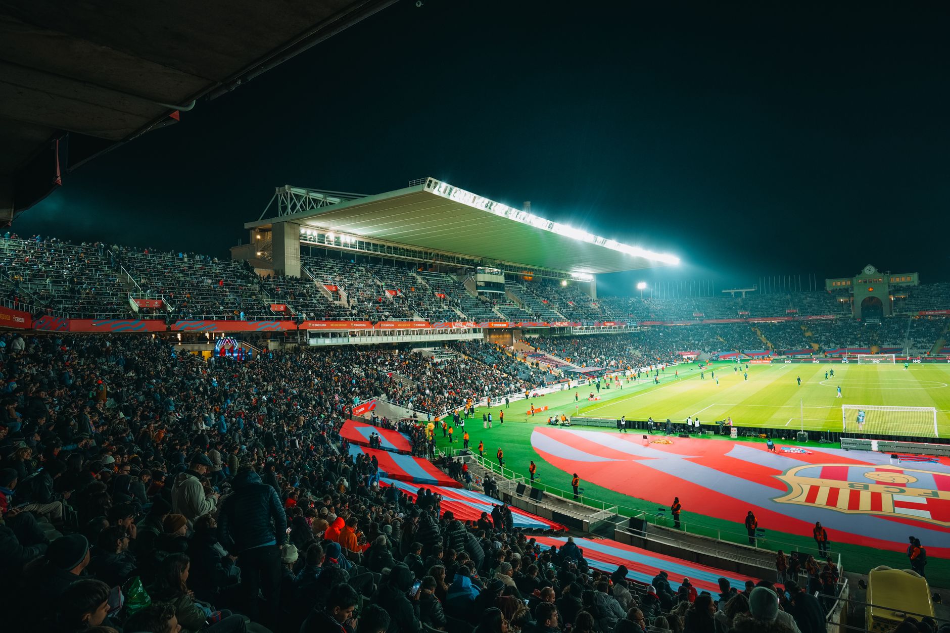 Barcelona Dominates Feyenoord in Champions League Clash