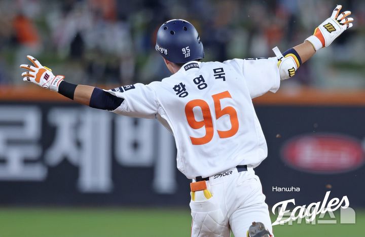 한화, 5-2로 LG 꺾고 다시 4연승 행진…류현진, 7이닝 2실점 호투