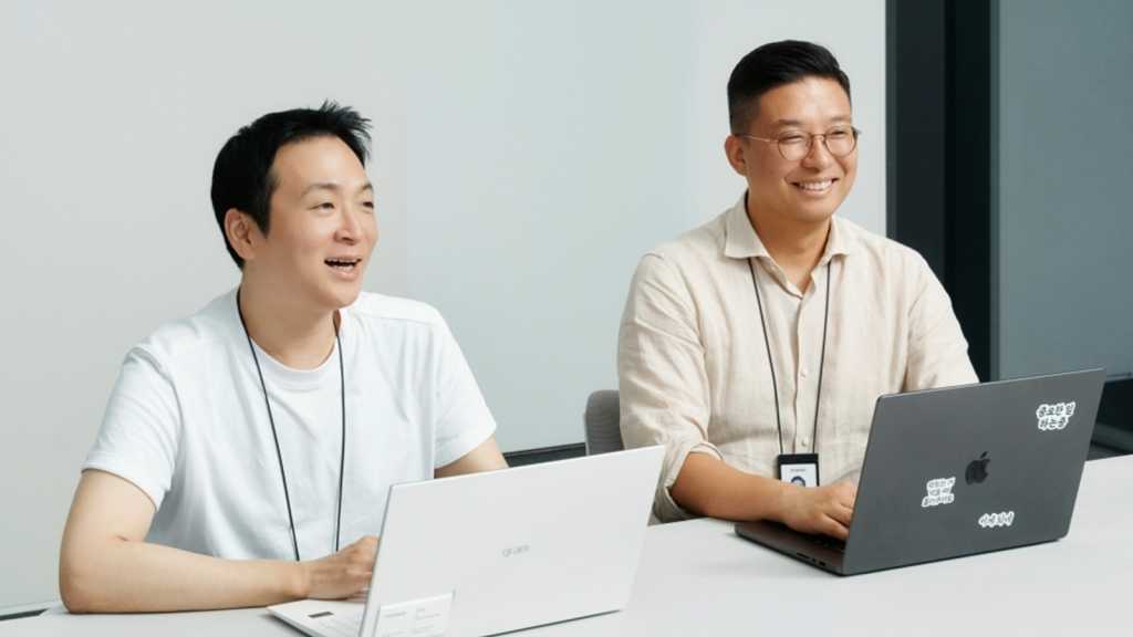 Daeho Kim, Director of Operations Strategy at MUSINSA; Giyong Gil, Director of Core AI and CX Engineering at MUSINSA.