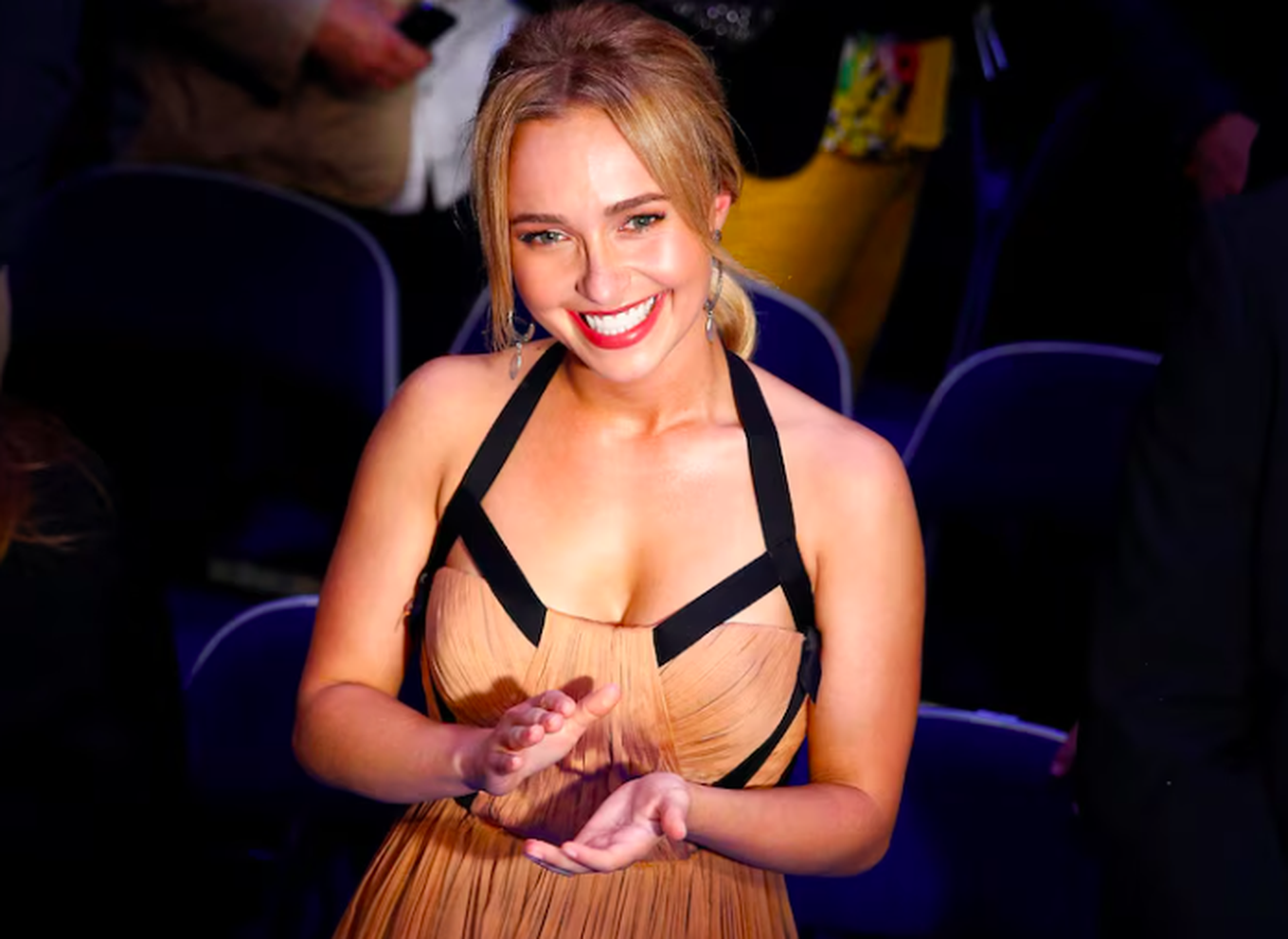 Bi kịch Hayden Panettiere: Tuổi thơ bị đánh cắp, nỗi đau không được gần con  - 1