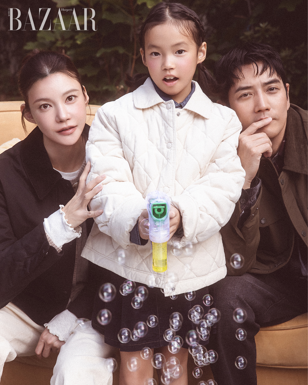 배우 주상욱·차예련 부부가 9살 딸 인아 양과 함께 패션 화보를 촬영했다. /사진=패션 매거진 '하퍼스 바자' 인스타그램