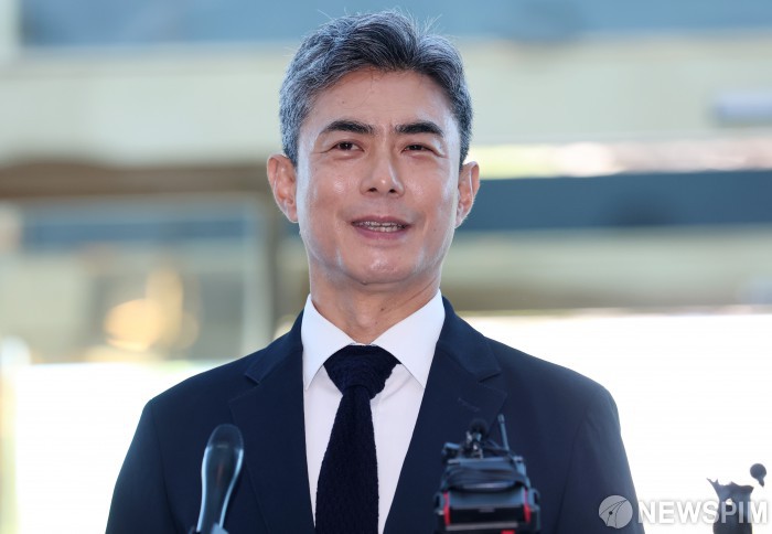 9월 3일 인사청문회 준비사무실로 출근하는 강신철 후보자