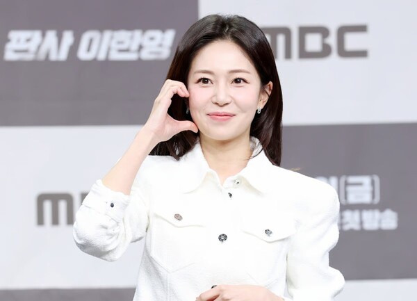 판사 이한영 행사에 참석한 배우 백진희 자료사진