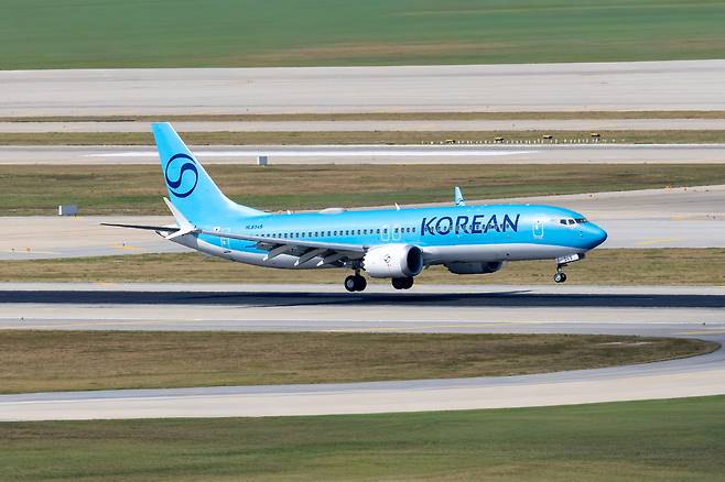 대한항공 보잉 737-8 항공기 자료사진